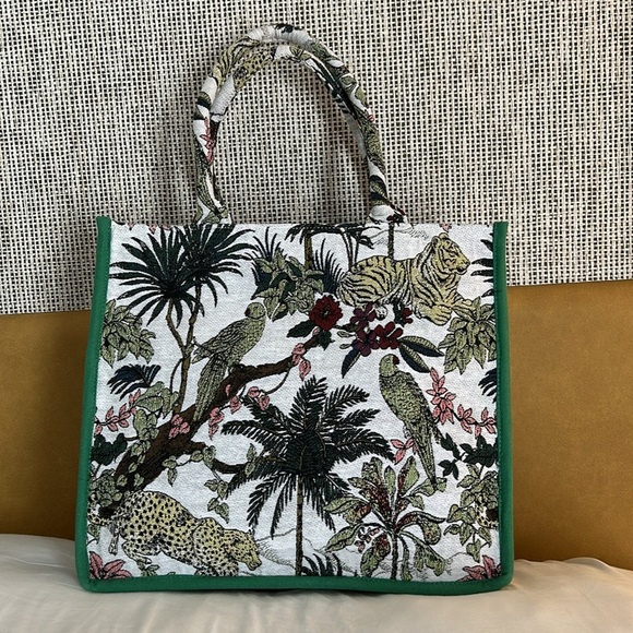 America & Beyond Beaded Safari Tote - Picture 4 of 7